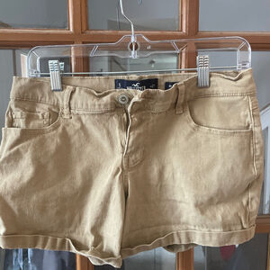 Women's Hollister Khaki Low-Rise Midi Shorts Size 5